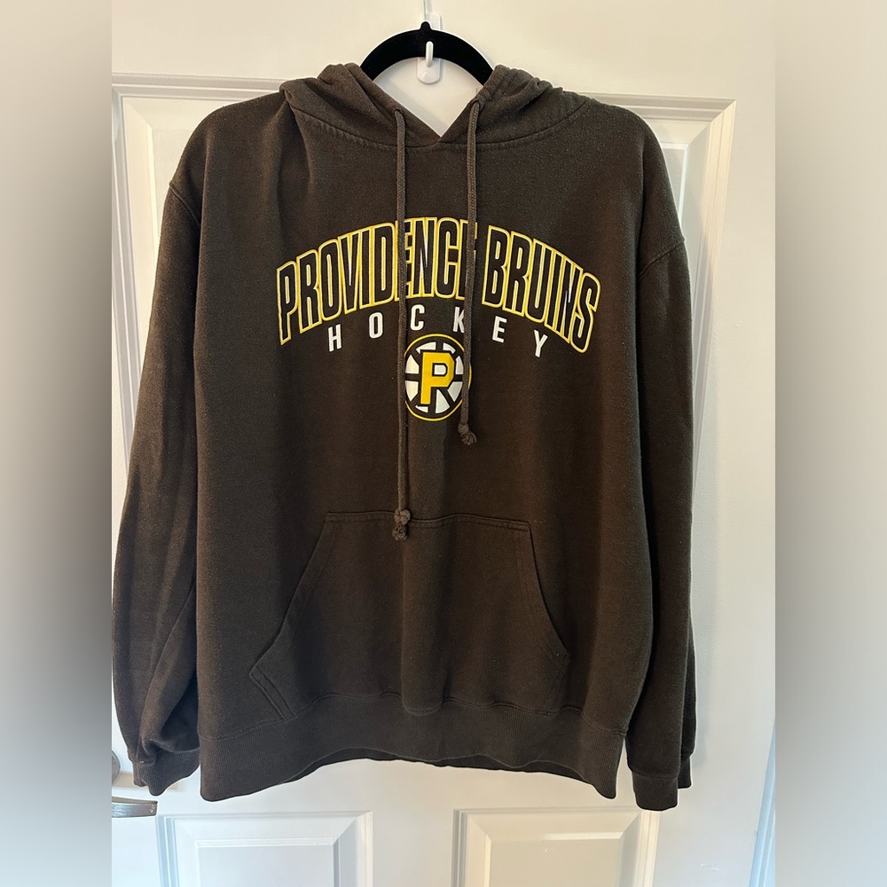 Providence Bruins hoodie. size XL
